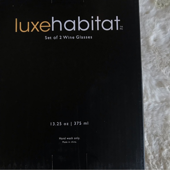 Luxe Habitat Yellow Gold Jewel Shaped Wine Glass Box Set - Picture 5 of 6